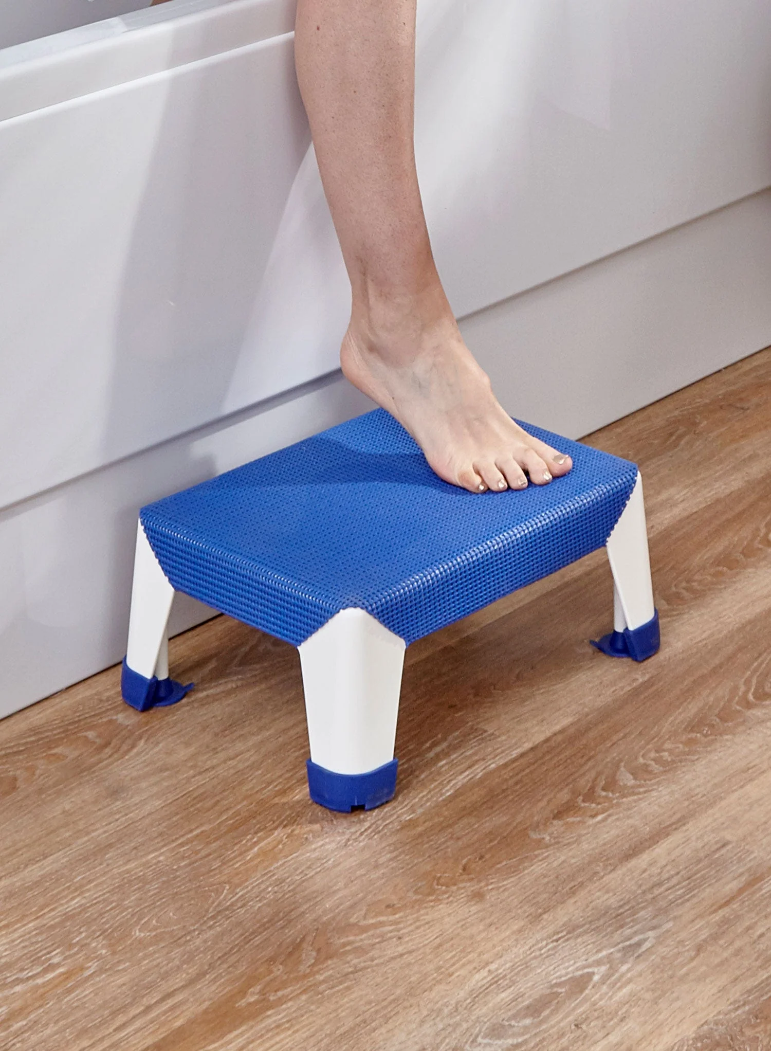 Arezzo Luxury Bath Step - Image 10