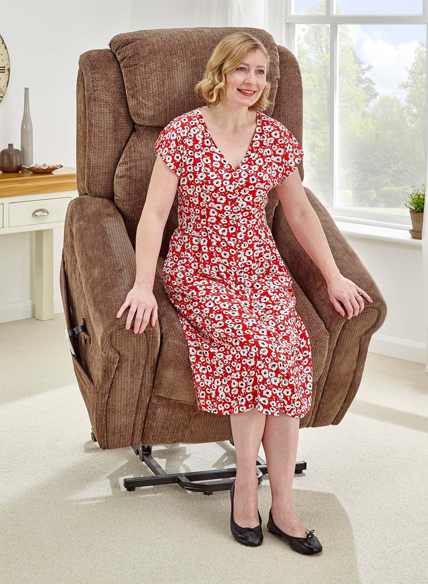 Cromwell with Heat & Massage Riser Recliner - Image 3