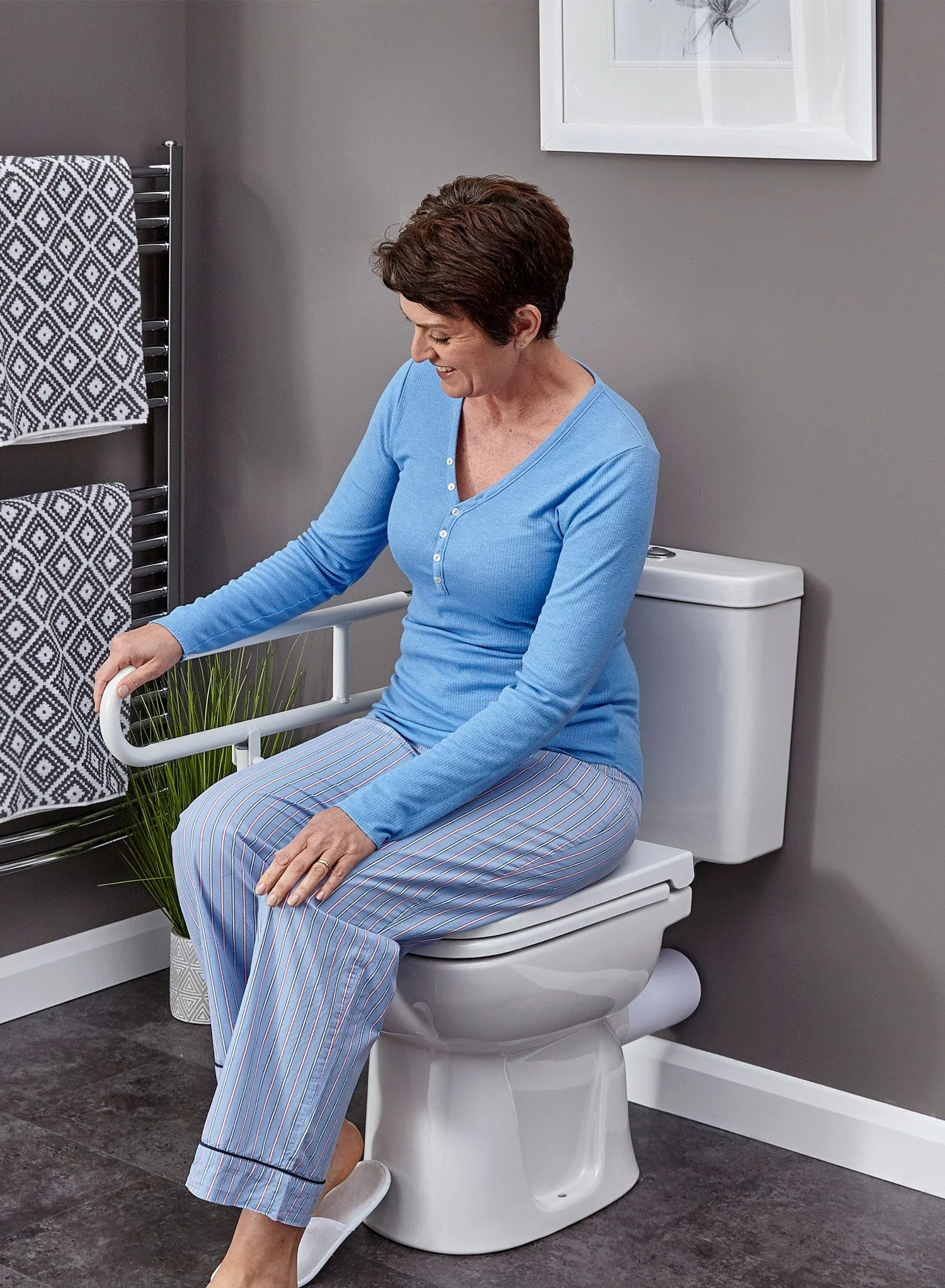Cubix Support Rail with Leg - Image 11