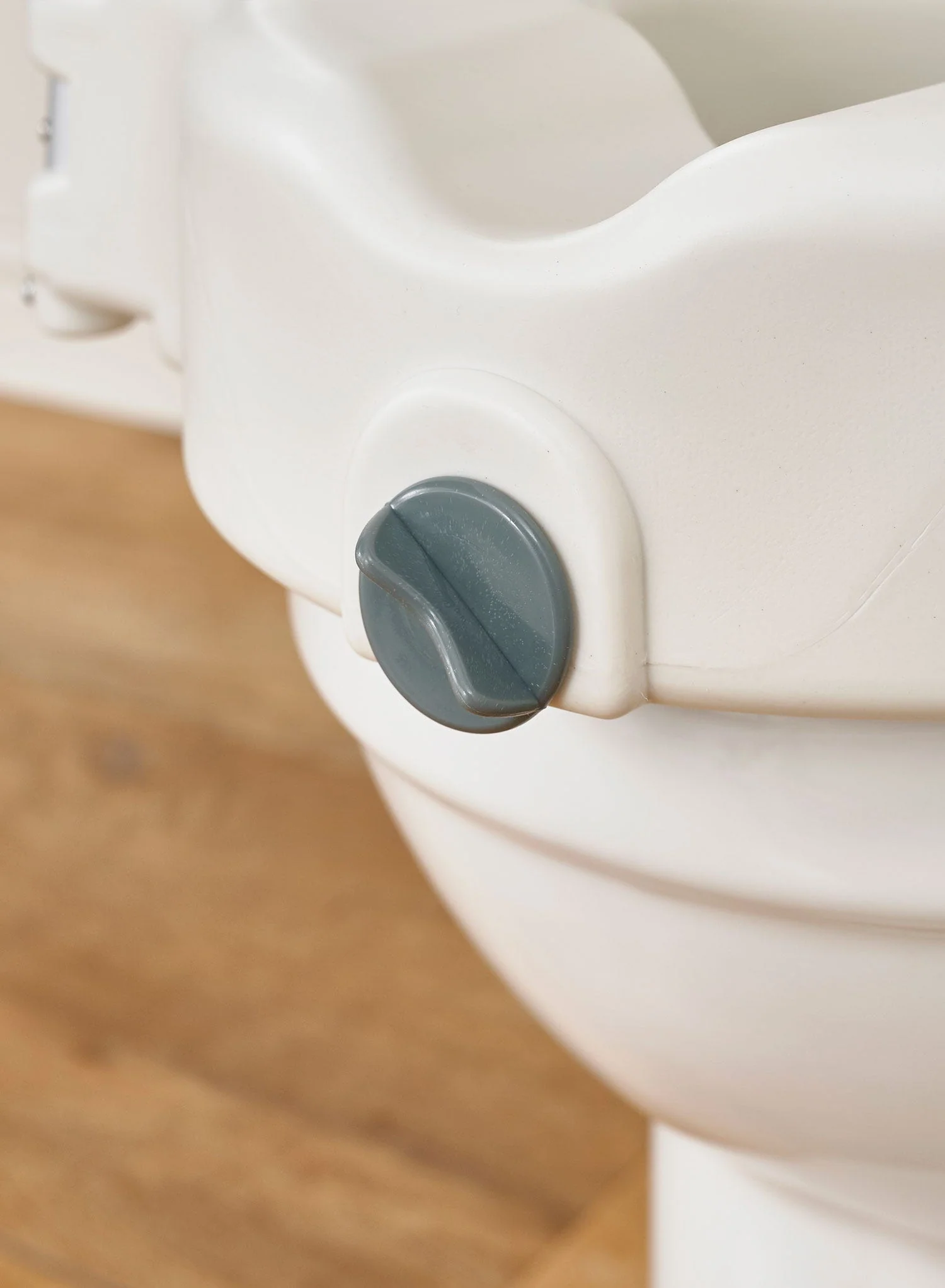 Deluxe Toilet Seat Raiser - Image 4