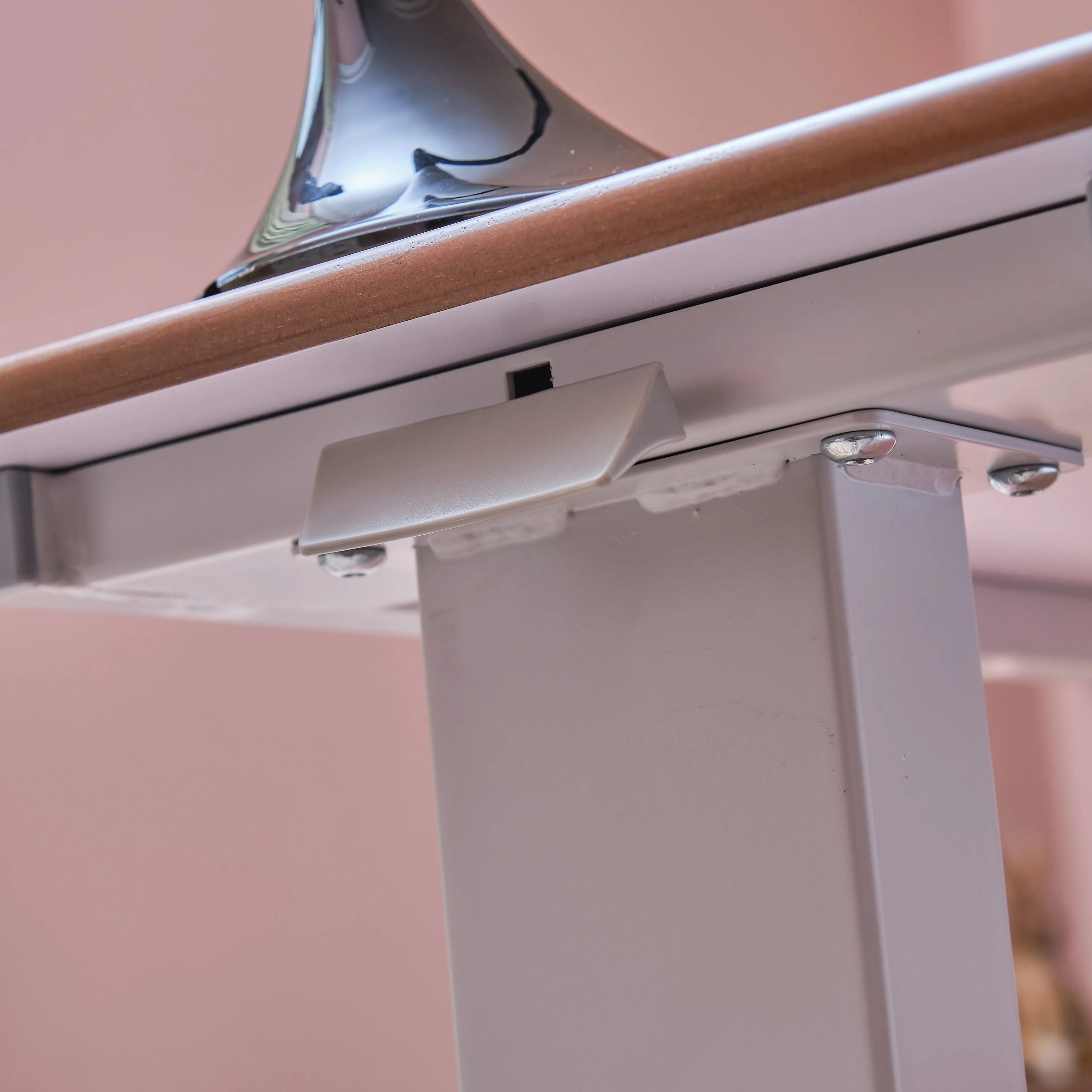 NRS Easylift Overbed Table - Image 4