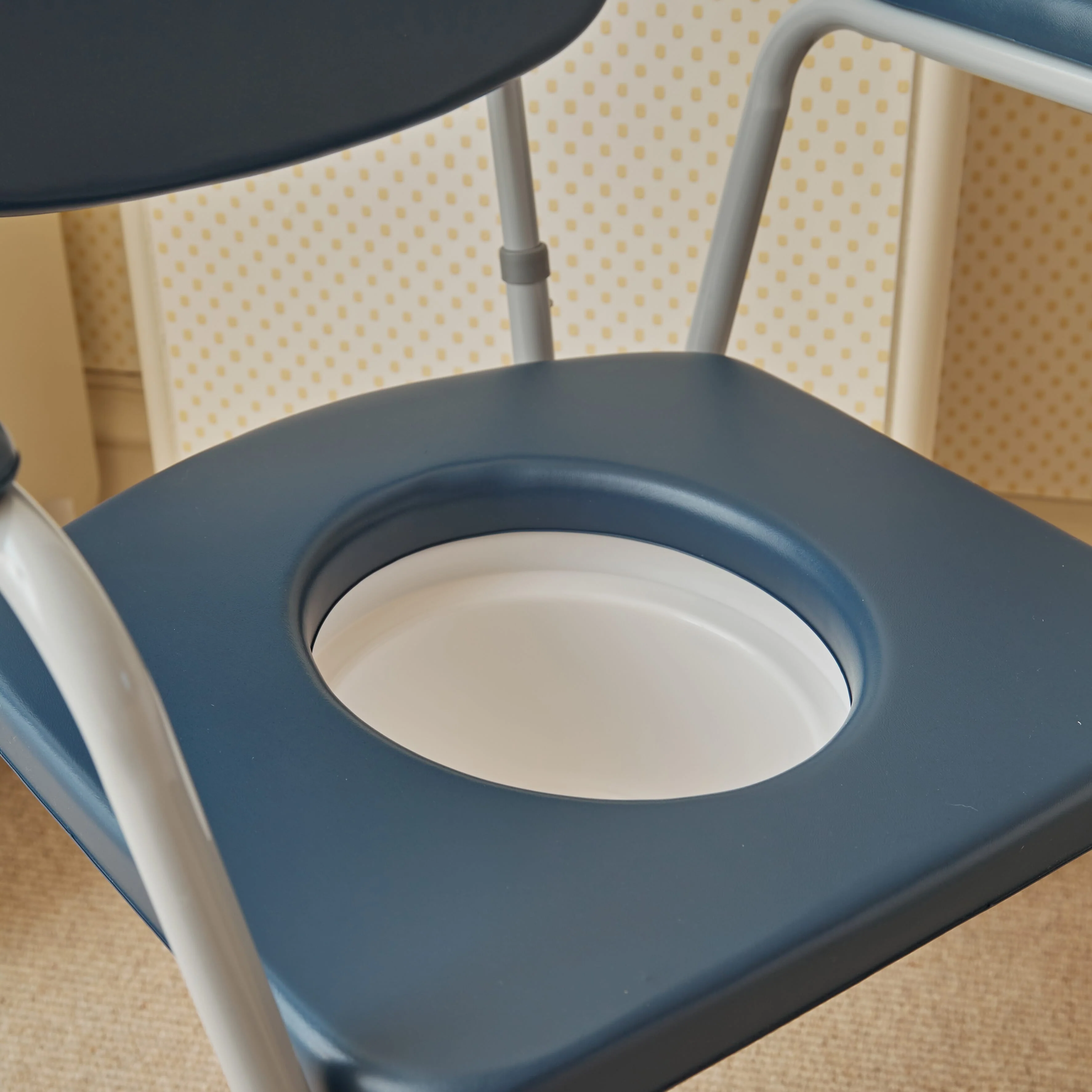NRS Dovedale Comfort Commode - Image 5