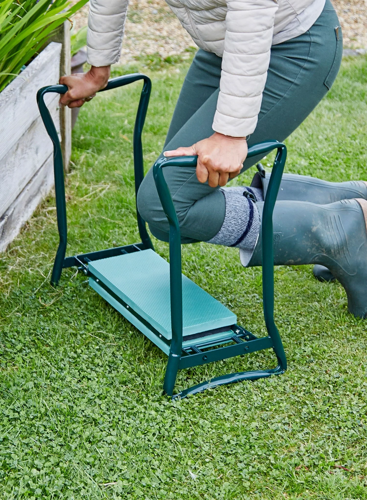 Garden Pro Bench & Kneeler - Image 4