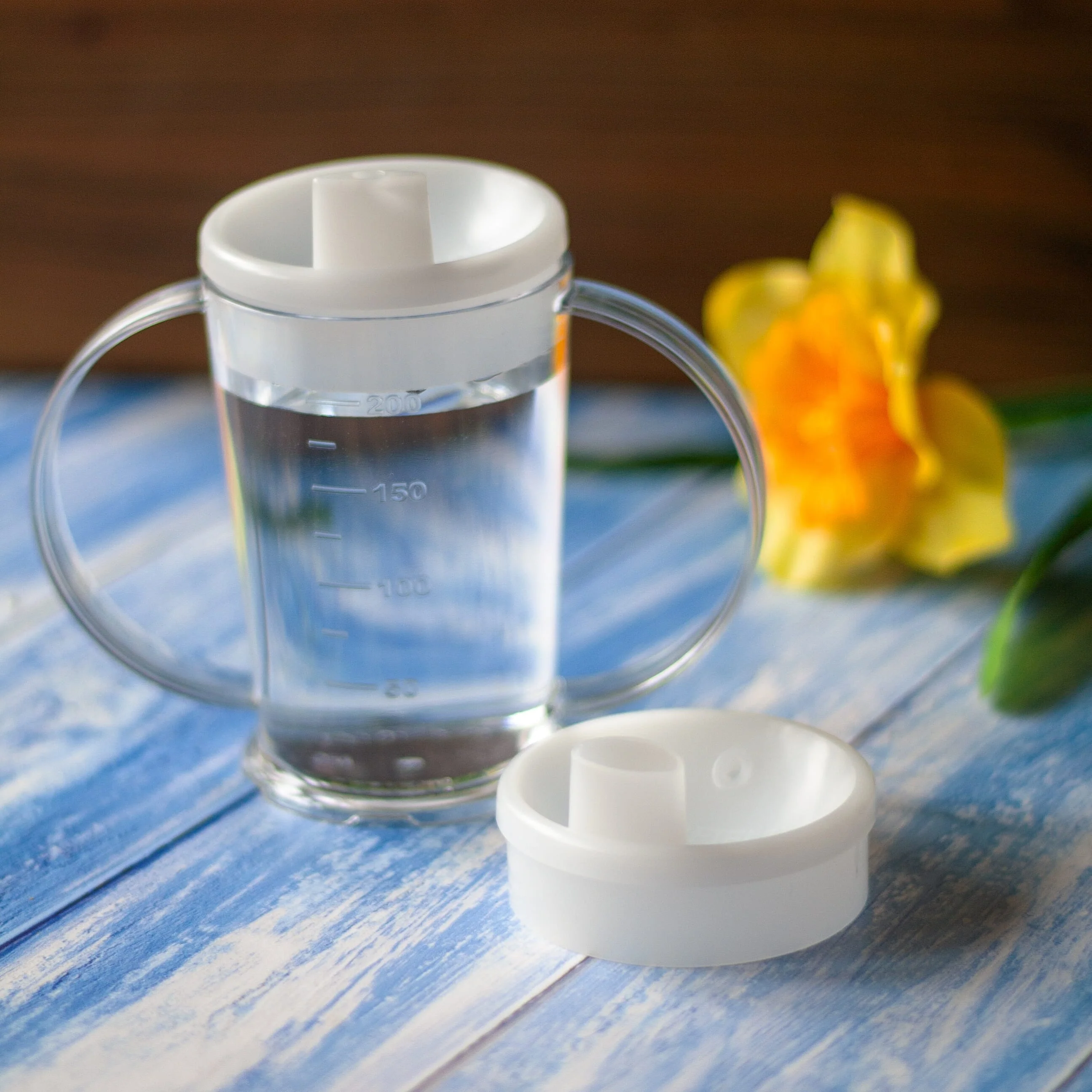Spout Lid for Graduated Two Handled Beaker - Image 2