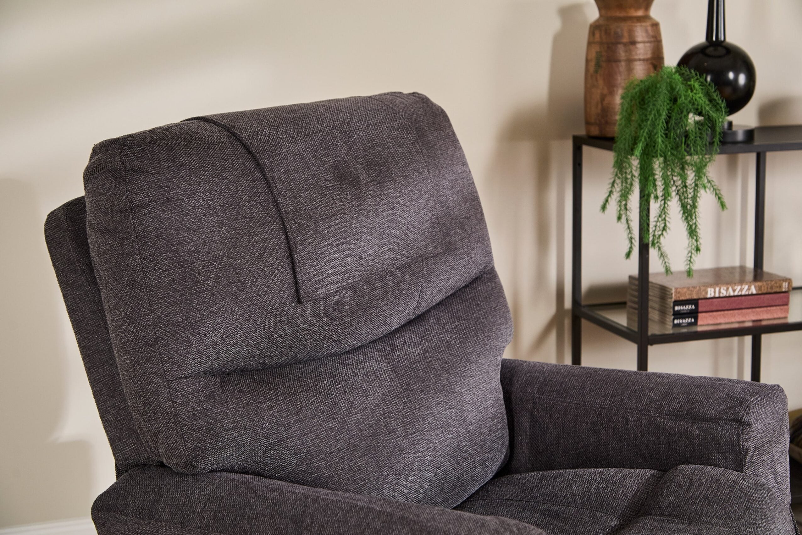 Hamdon Classic Riser Recliner Chair - Image 12