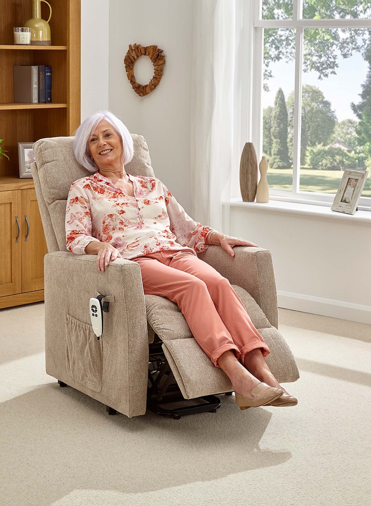 Hamilton Riser Recliner - Image 8