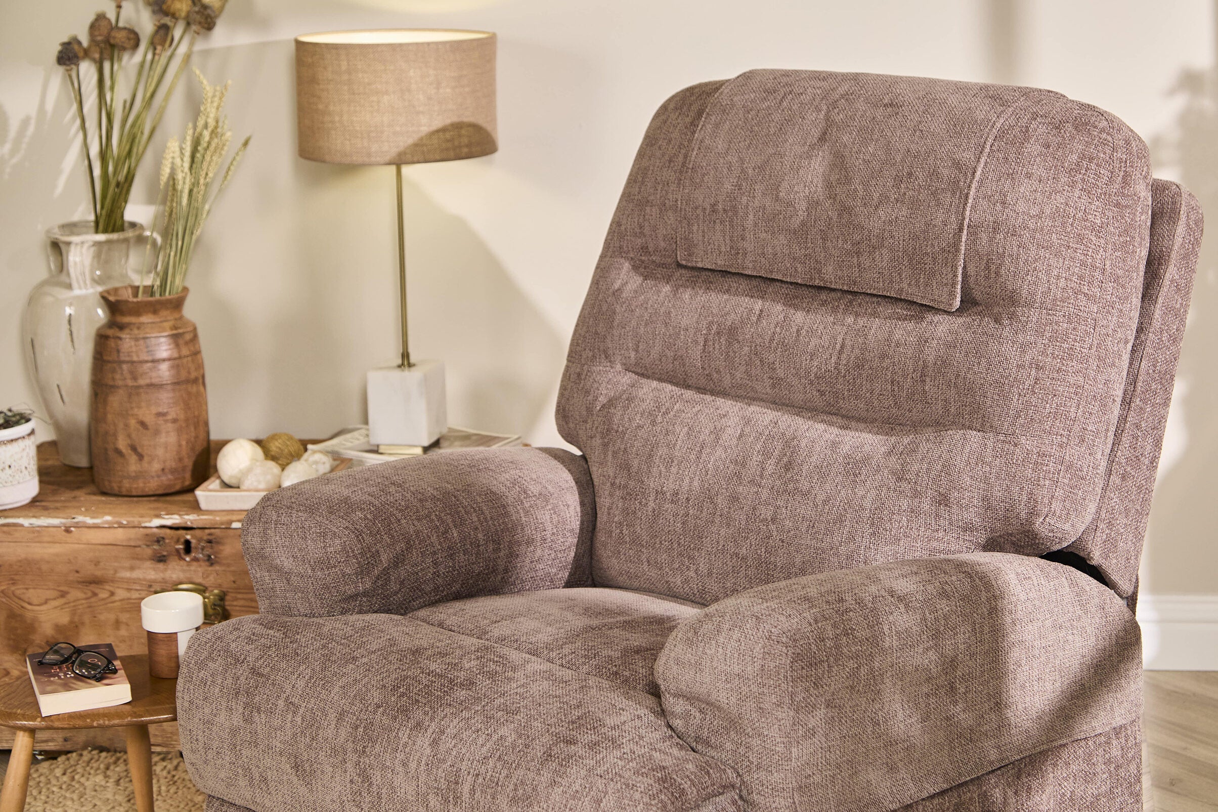 Lawson Riser Recliner Chair - Image 21