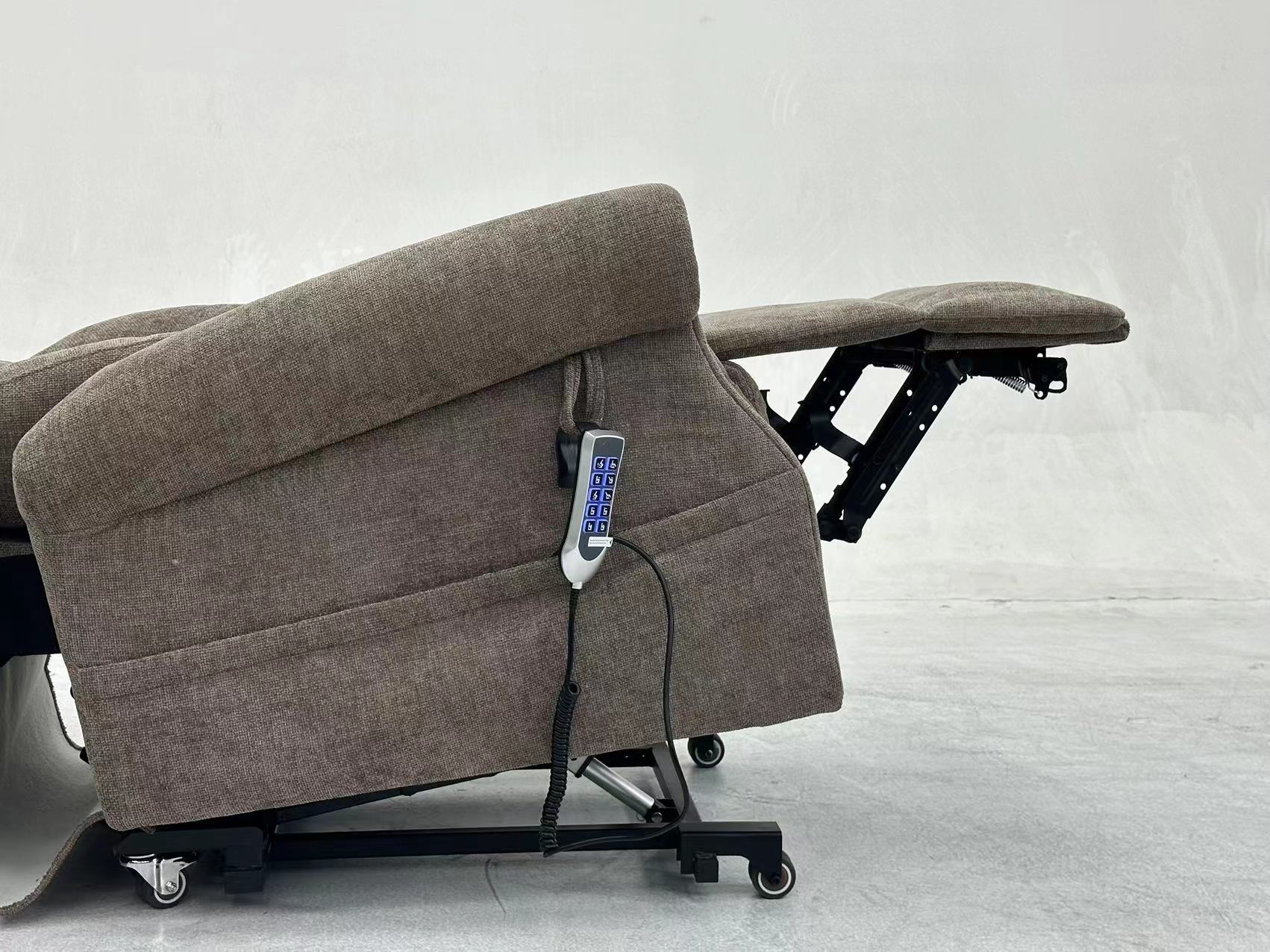 Lawson Royale Riser Recliner Chair - Image 18