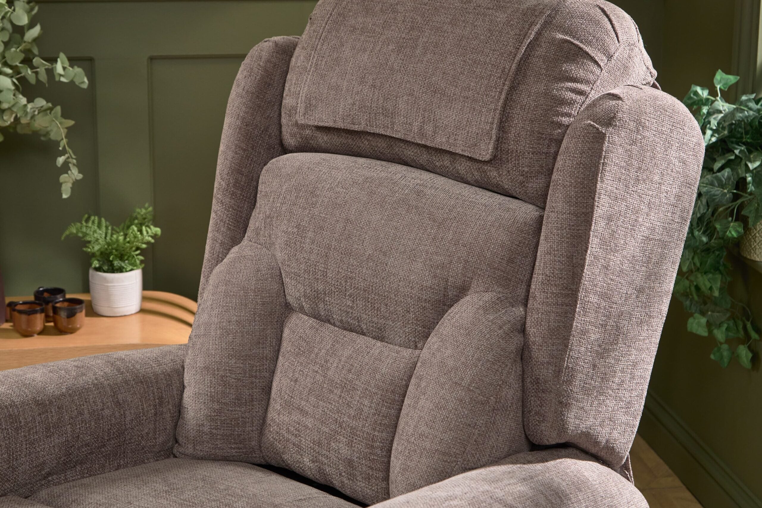 Lawson Royale Riser Recliner Chair - Image 8