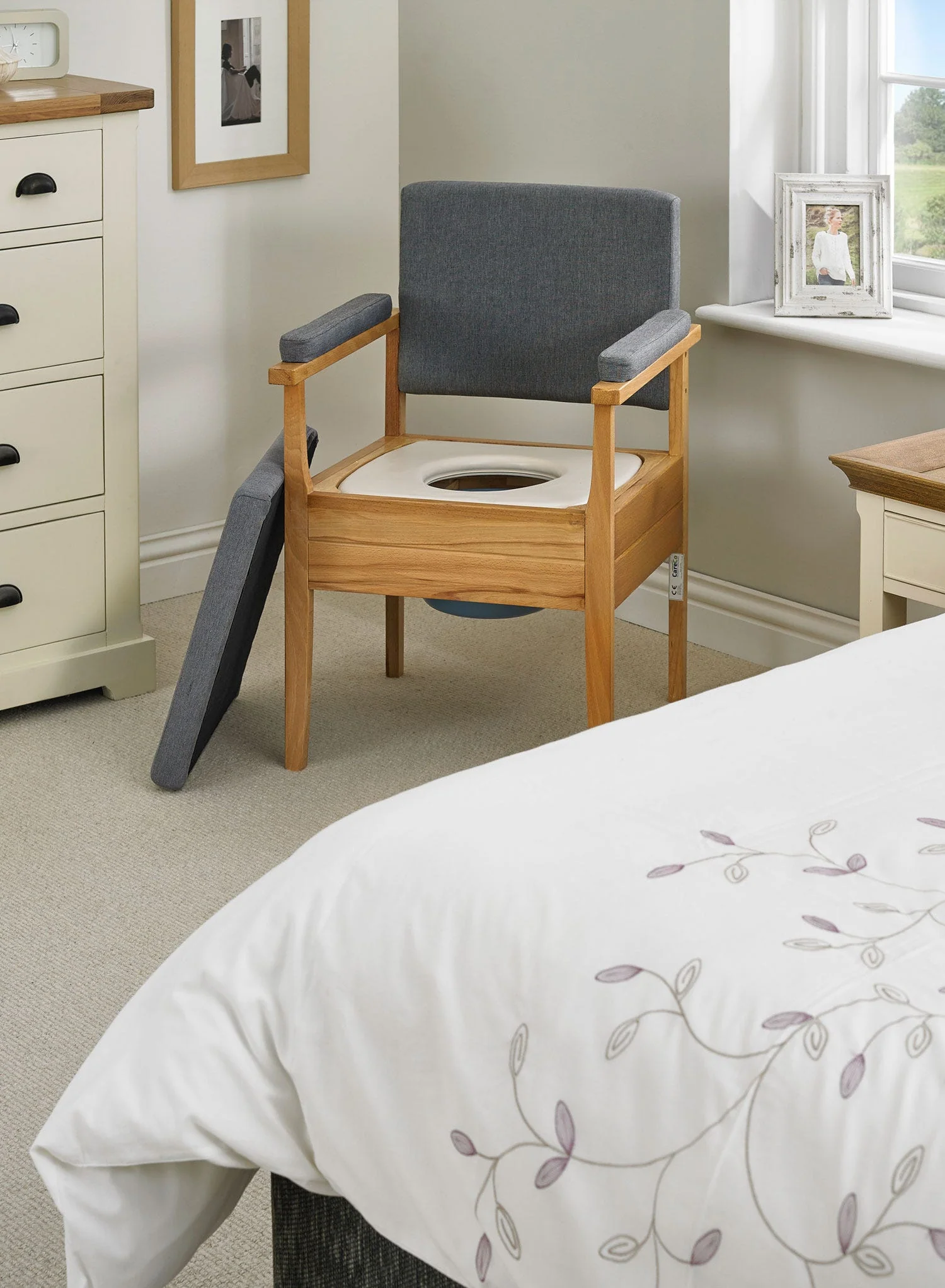 Ludlow Commode - Image 3