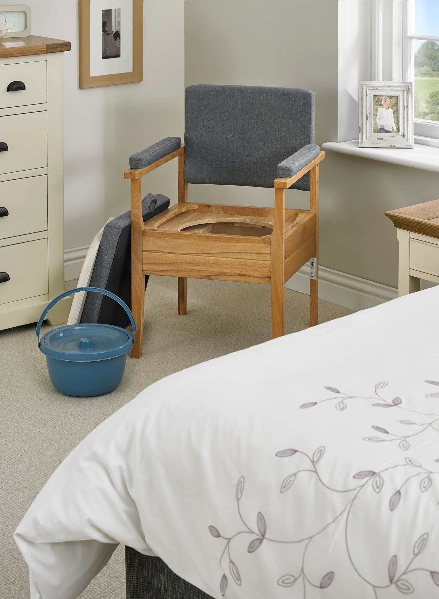 Ludlow Commode - Image 4