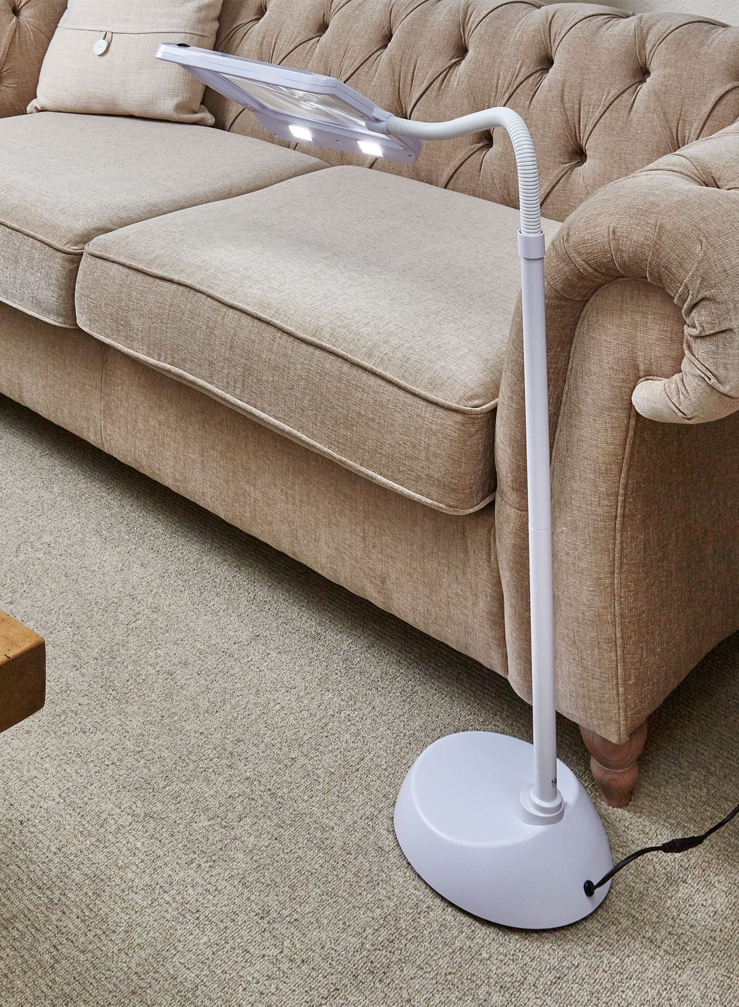 Magnifying LED Floor Lamp - Image 4