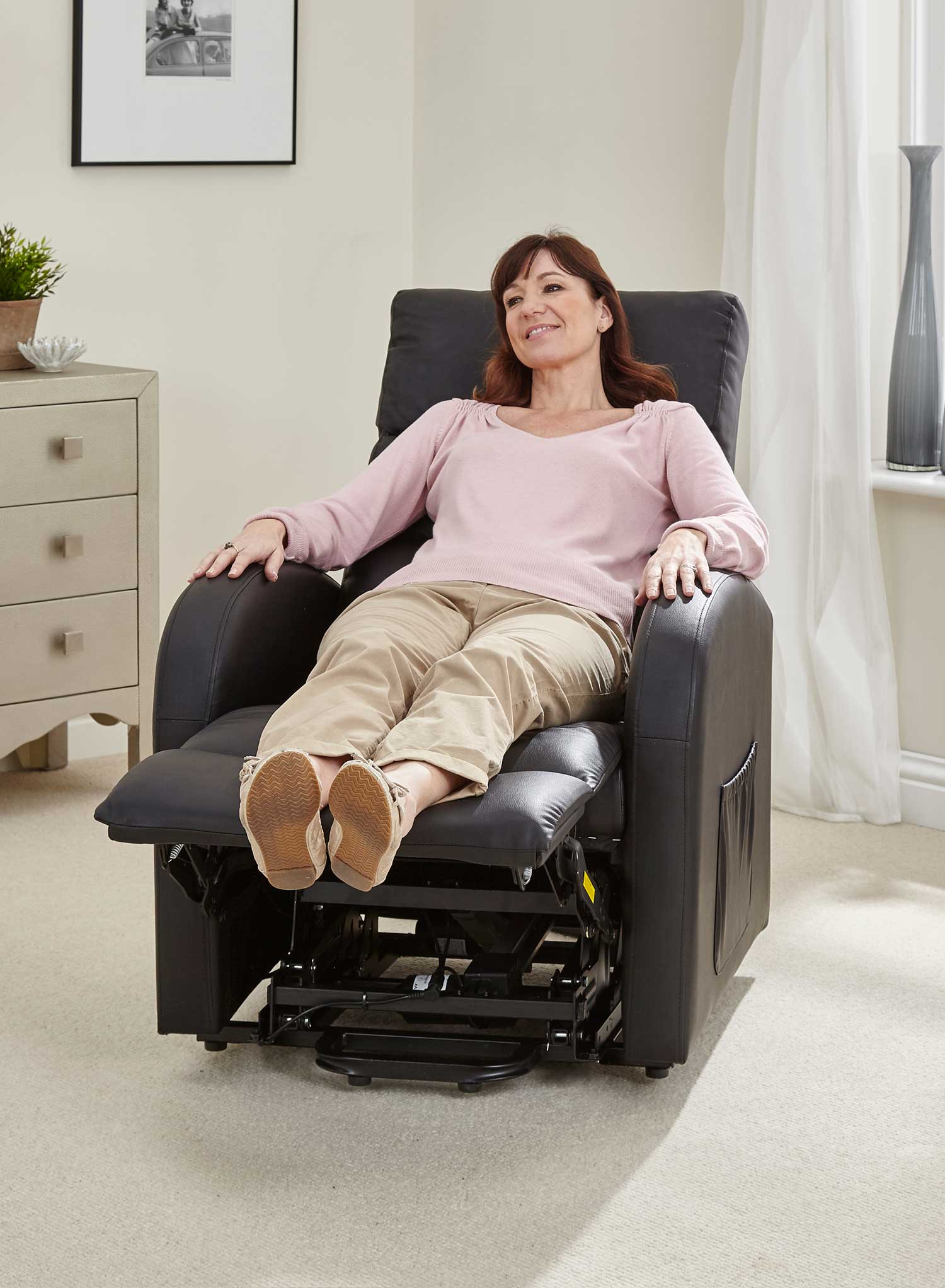 MaxiComfort Opal Riser Recliner - Image 3