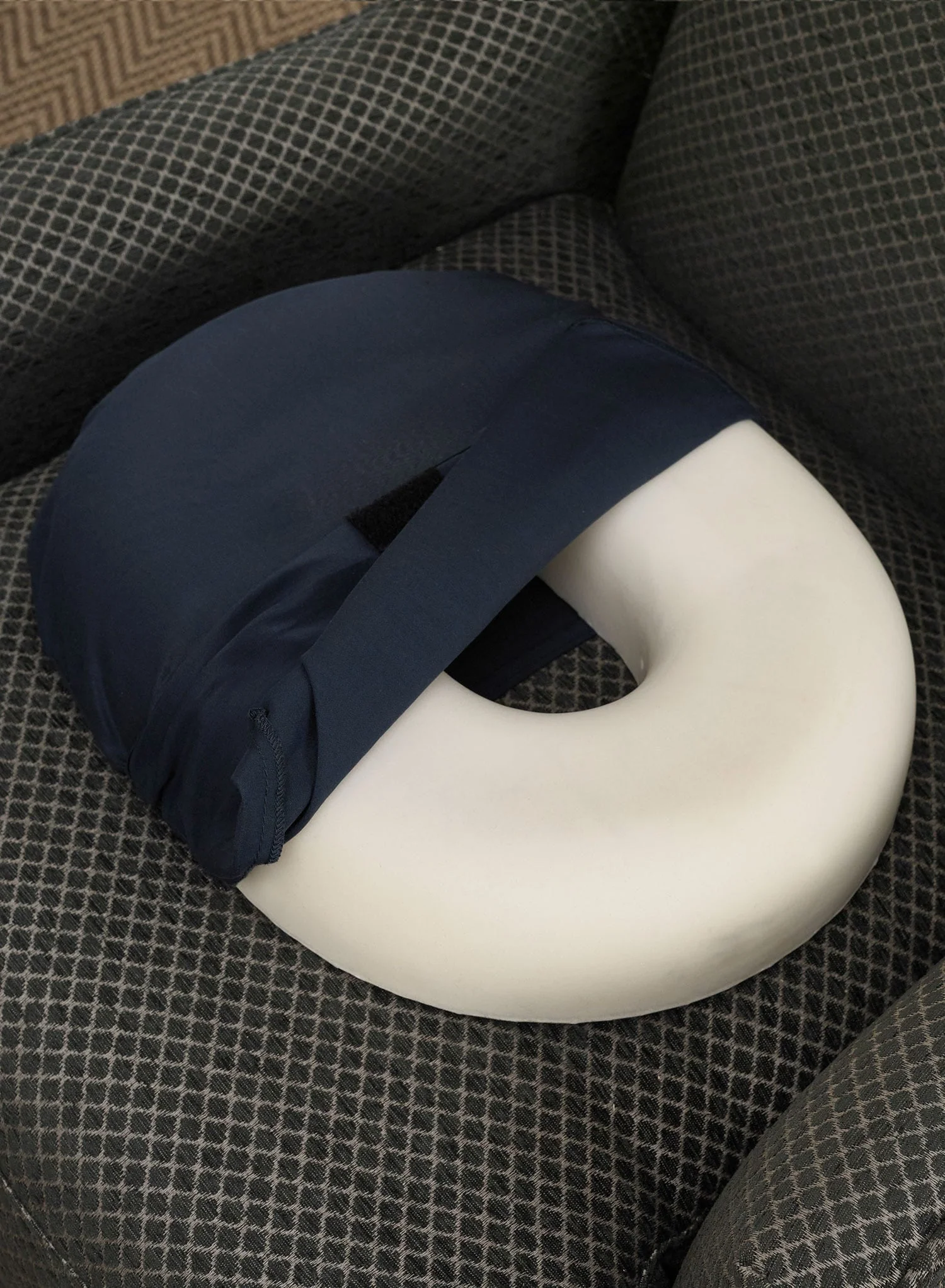 Memory Foam Ring Cushion with Cover - Image 4