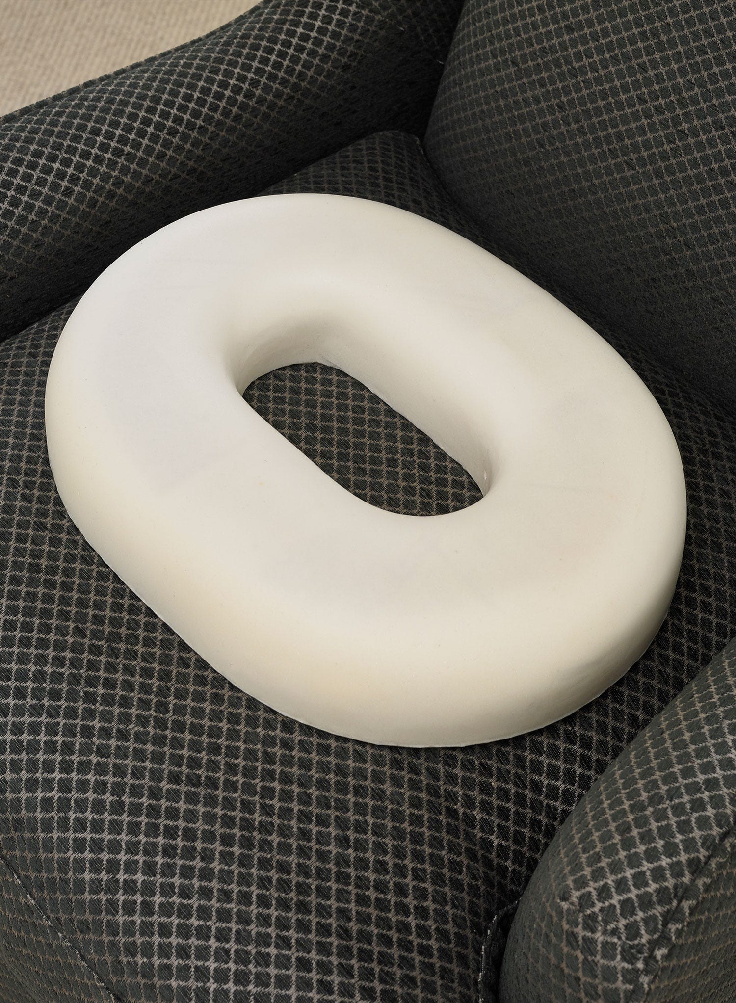 Memory Foam Ring Cushion with Cover - Image 5
