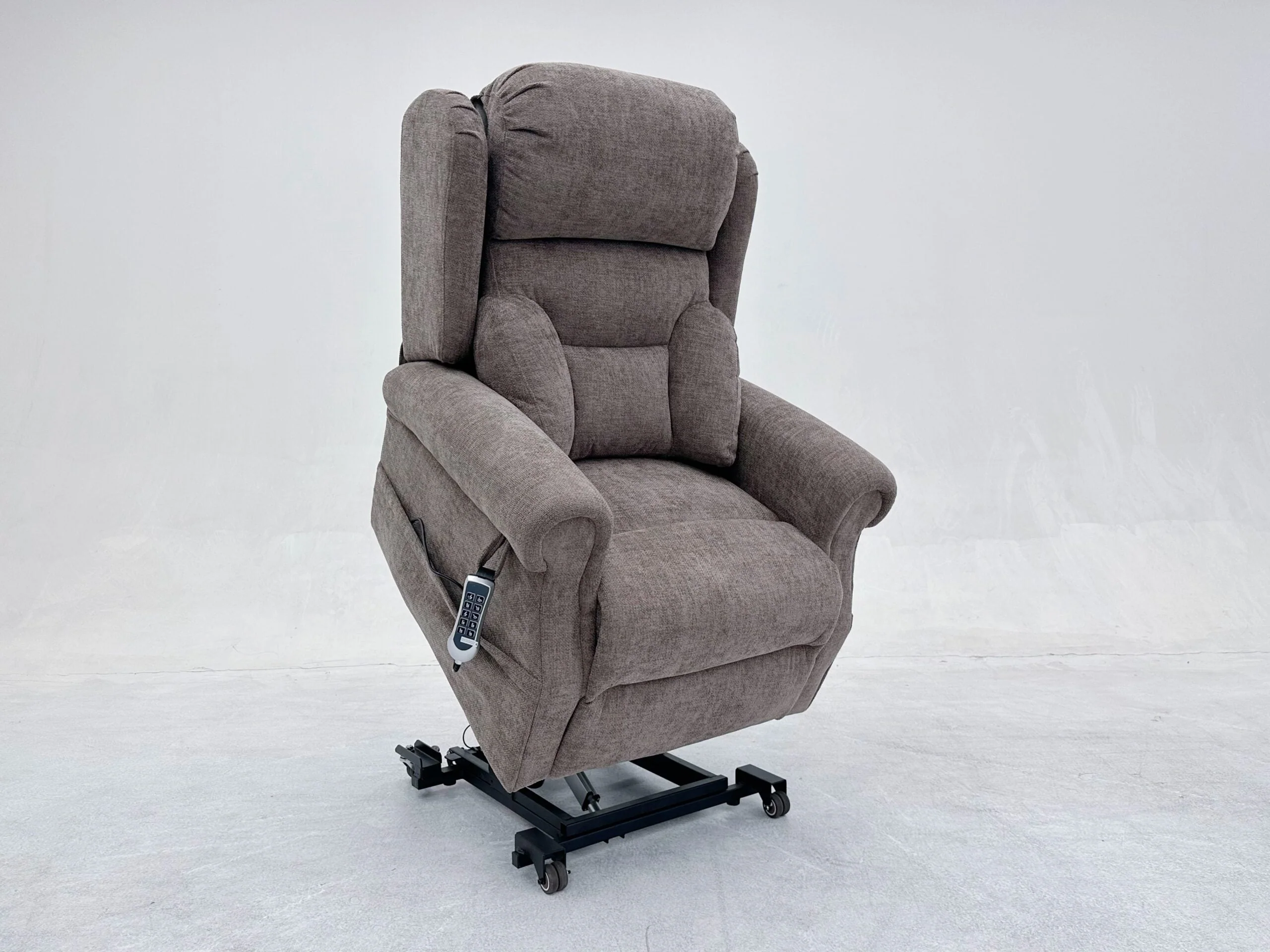 Monterey Royale Riser Recliner Chair - Image 2