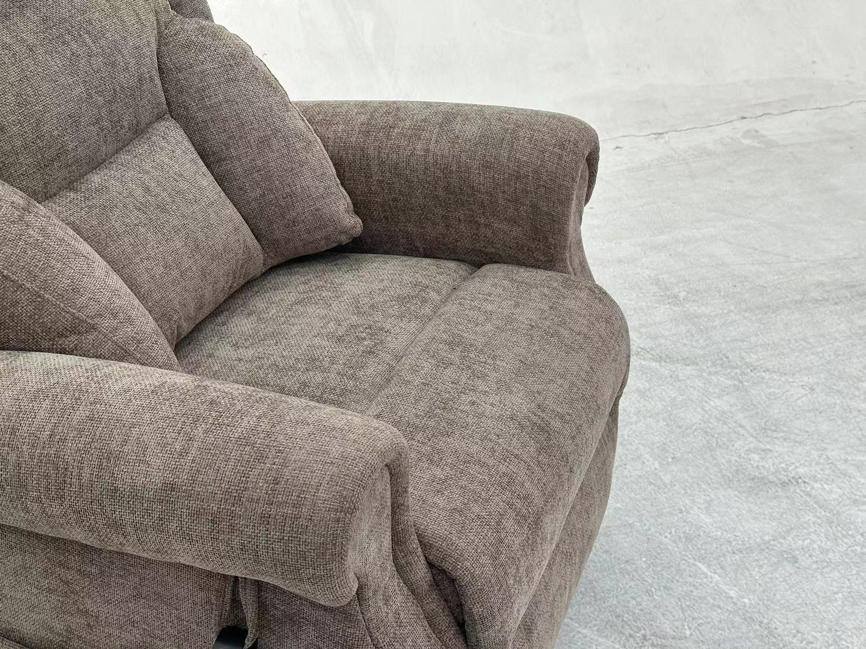 Monterey Royale Riser Recliner Chair - Image 8