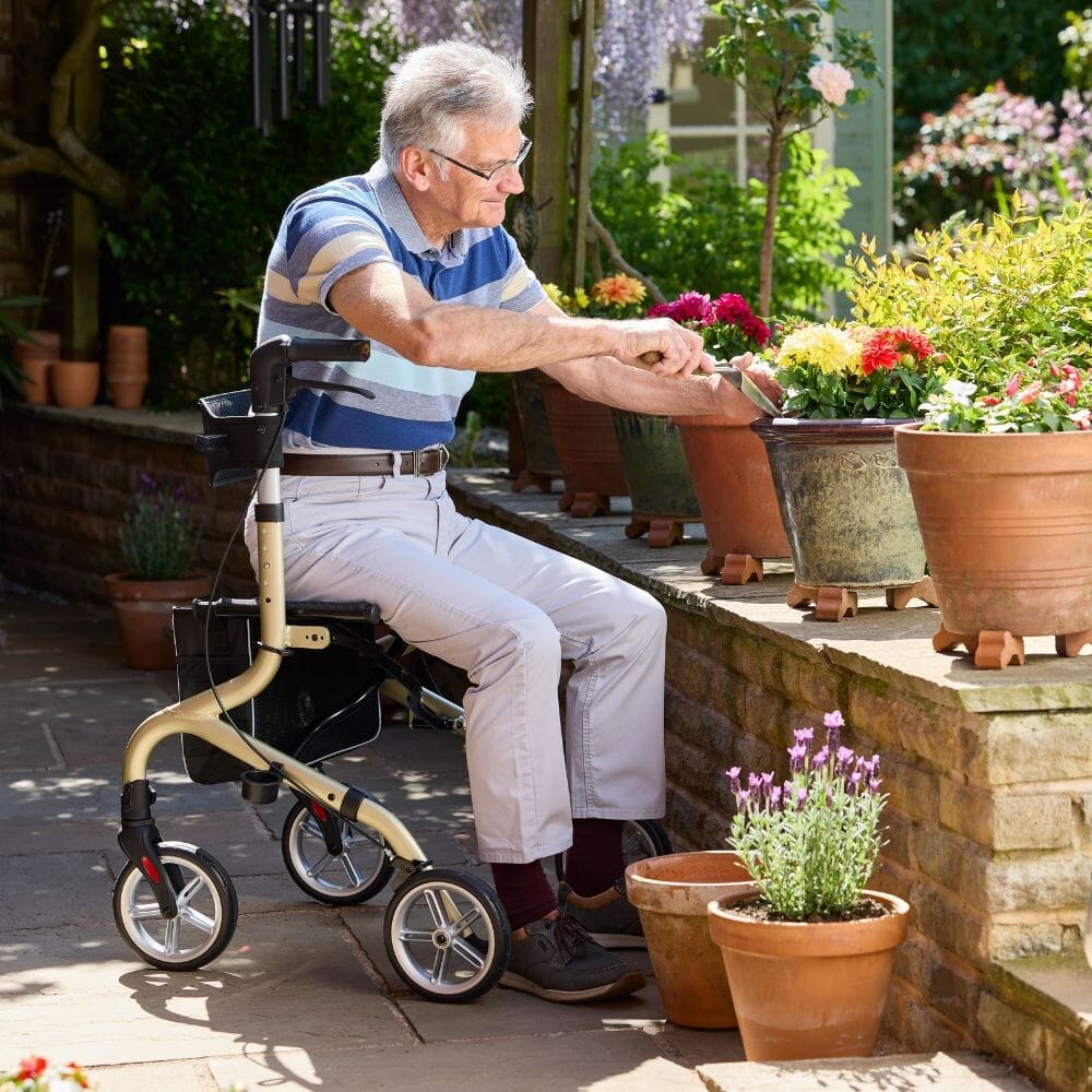 NRS Freestyle 4 Wheel Rollator - Image 4