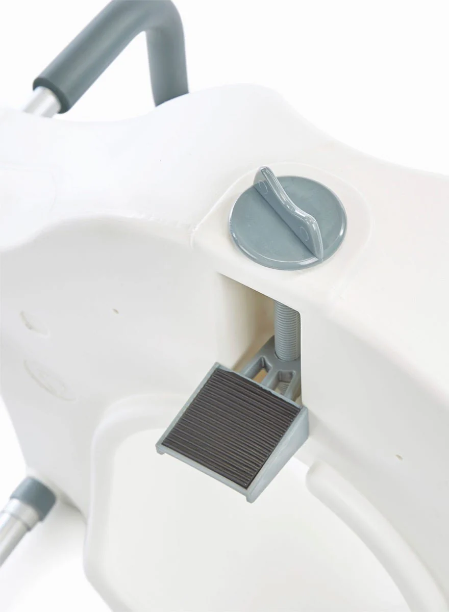 Pacifico Toilet Seat & Frame - Image 7