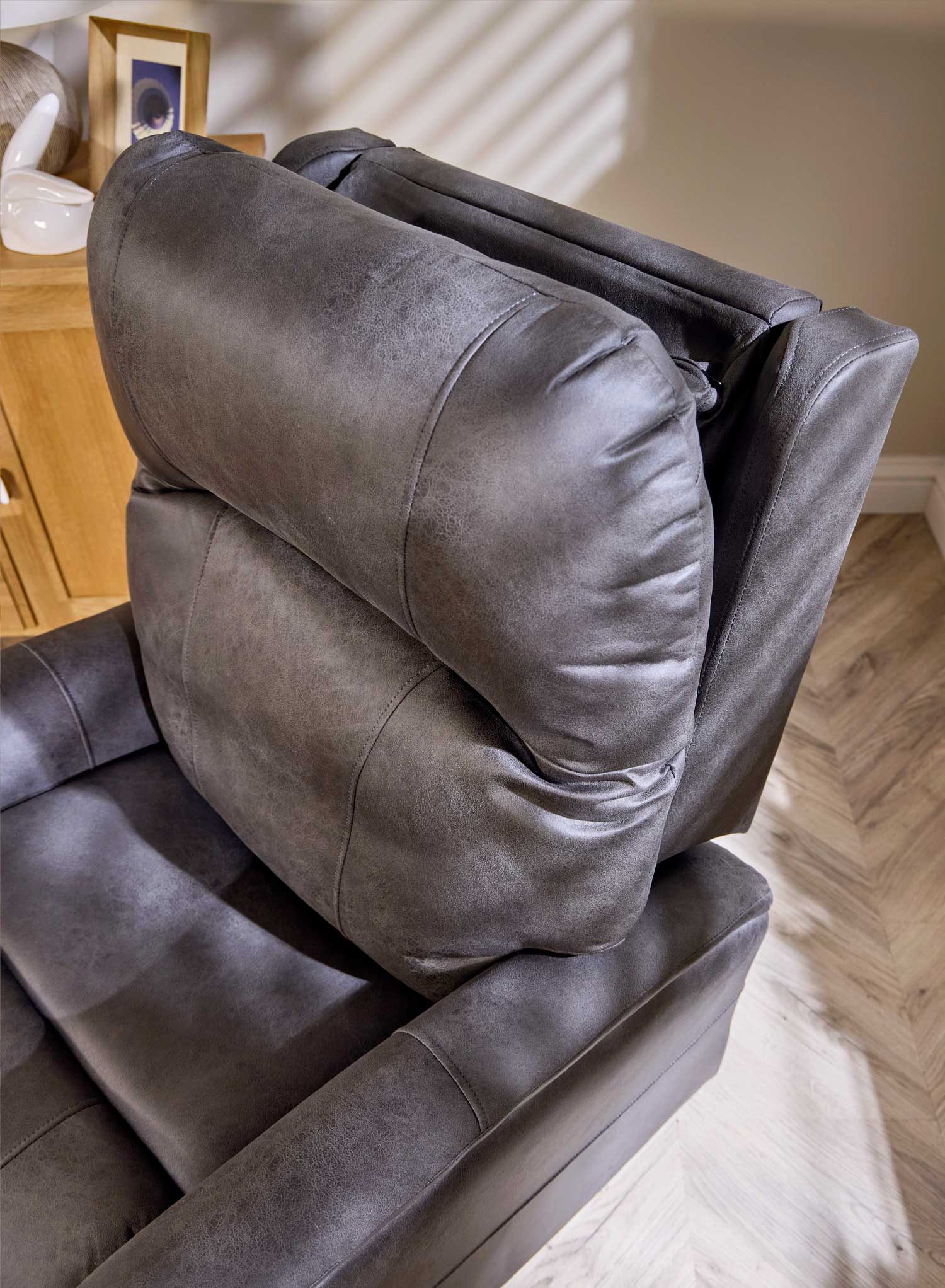 Quattro Deluxe Riser Recliner - Image 15