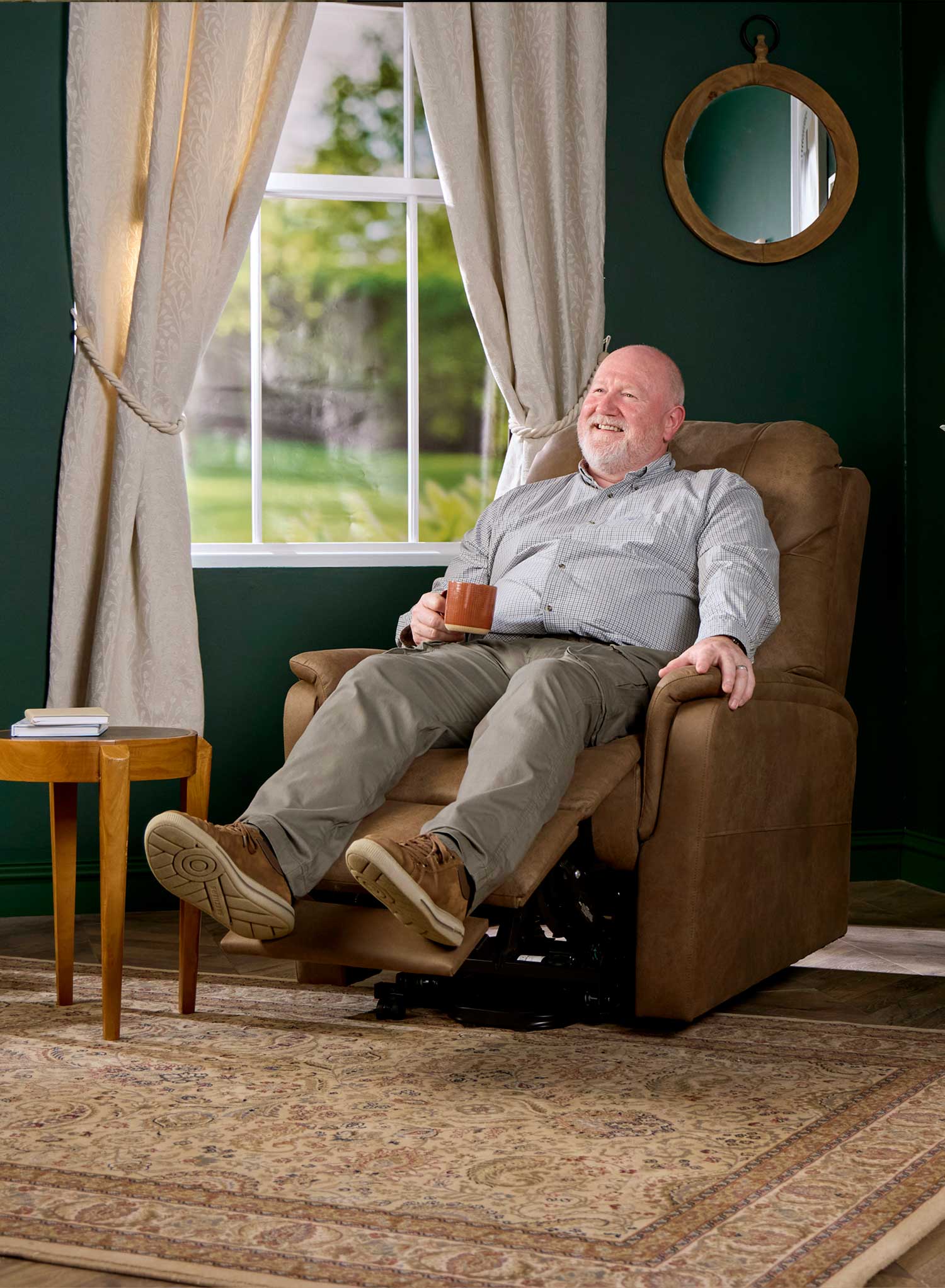 Quattro Deluxe Riser Recliner - Image 18