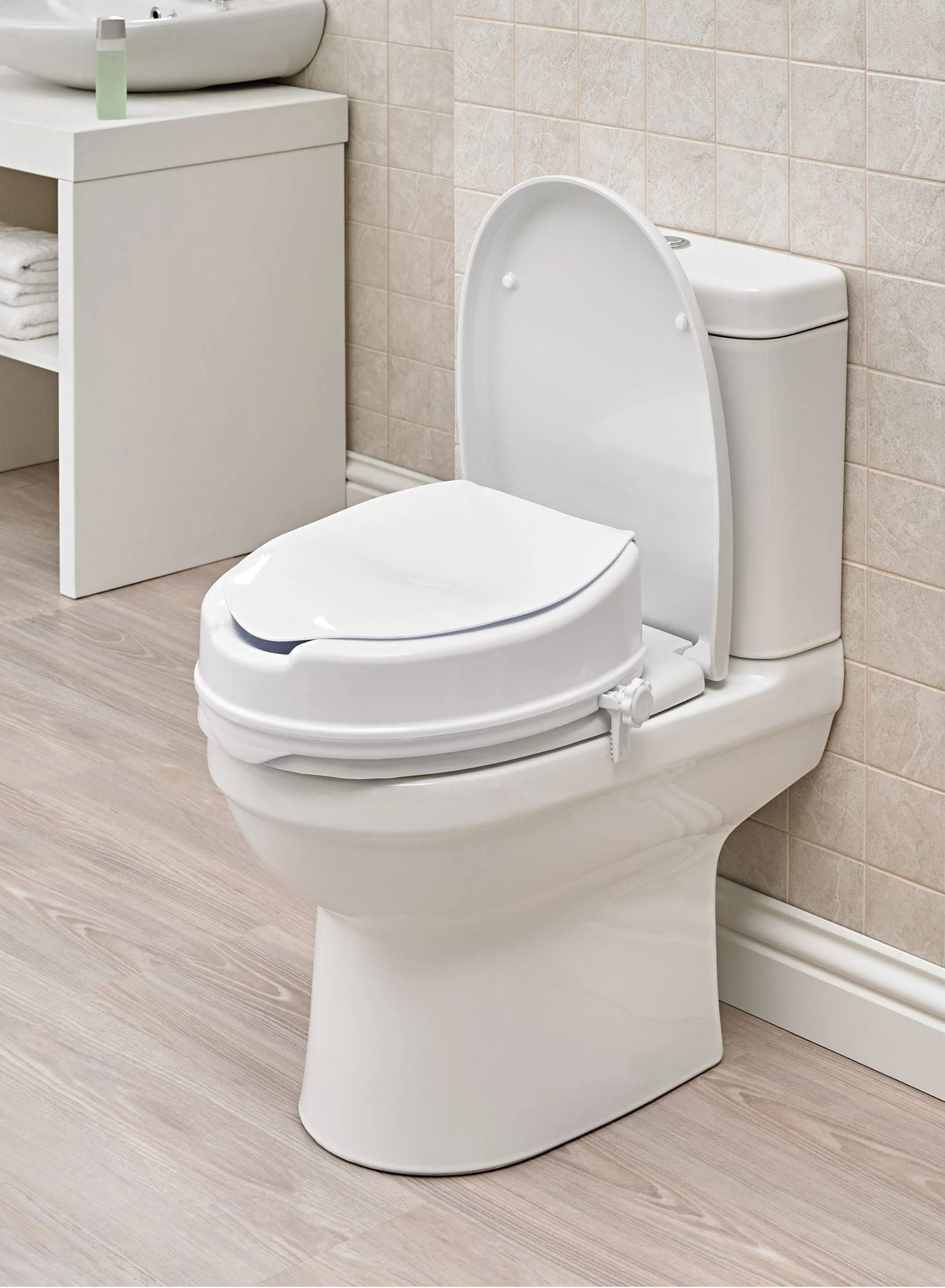 Reach Toilet Seat with Lid - Image 3