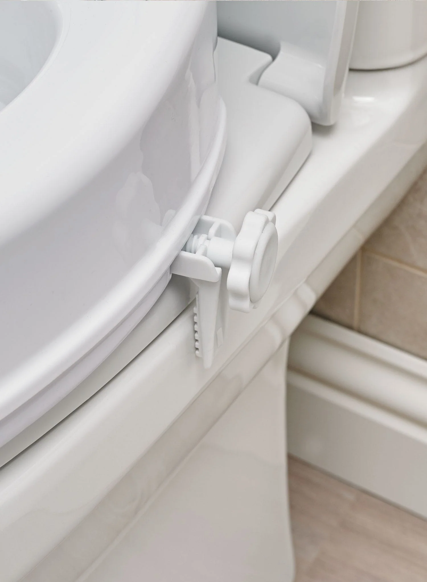 Reach Toilet Seat with Lid - Image 4
