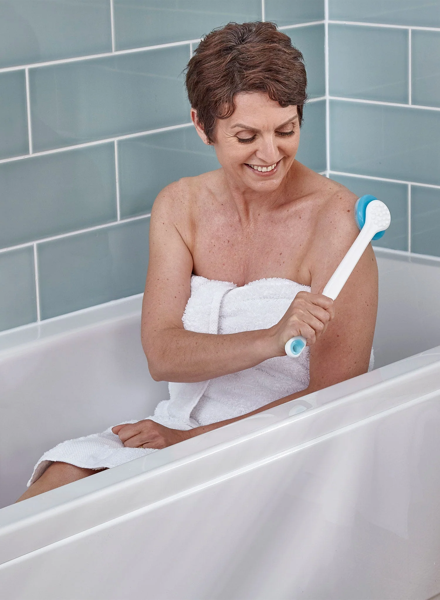 Revolve Long Handle Rotating Bath Brush - Image 9