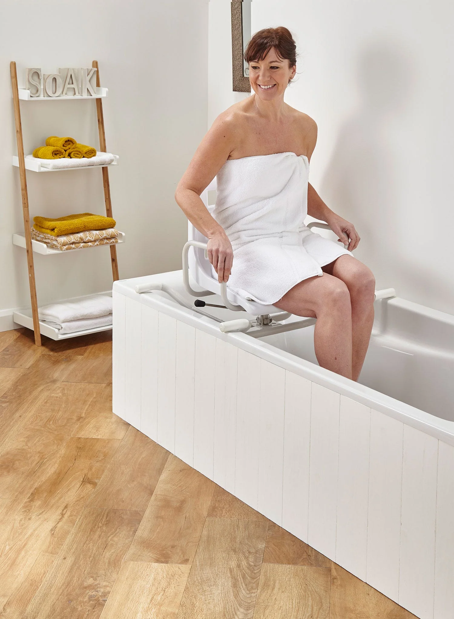 Saturn Swivelling Bath Chair - Image 4
