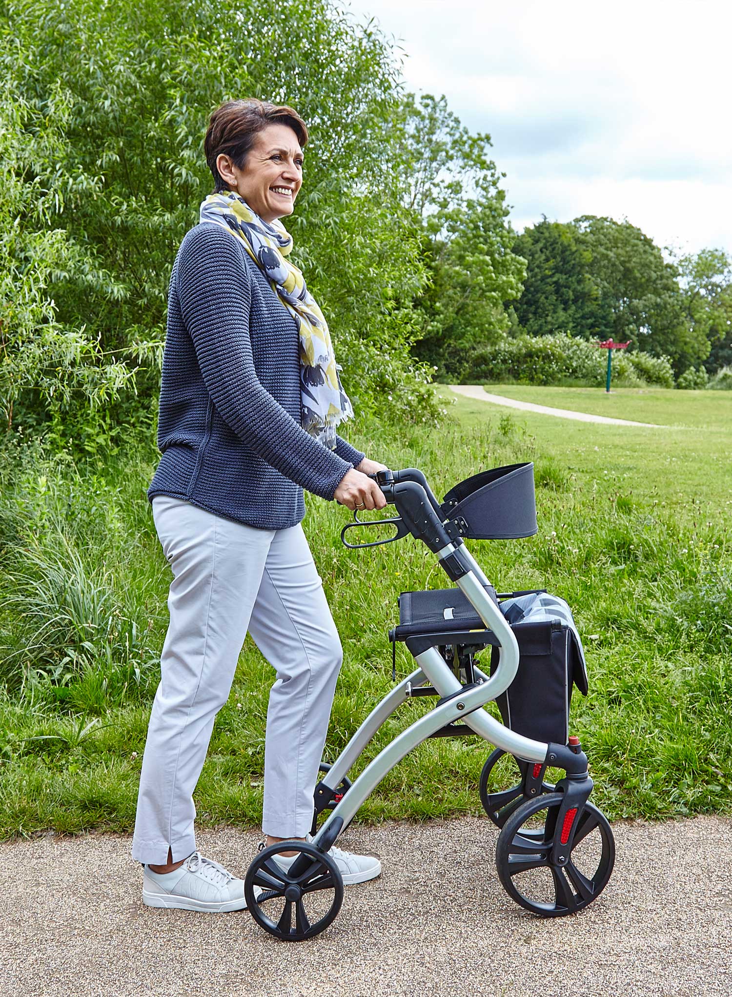 Tuni Prism Outdoor Rollator - Image 16