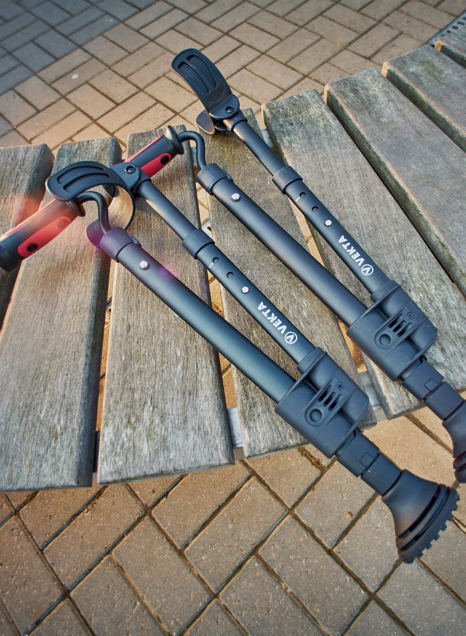 Vekta Folding Crutches (Pair) - Image 10