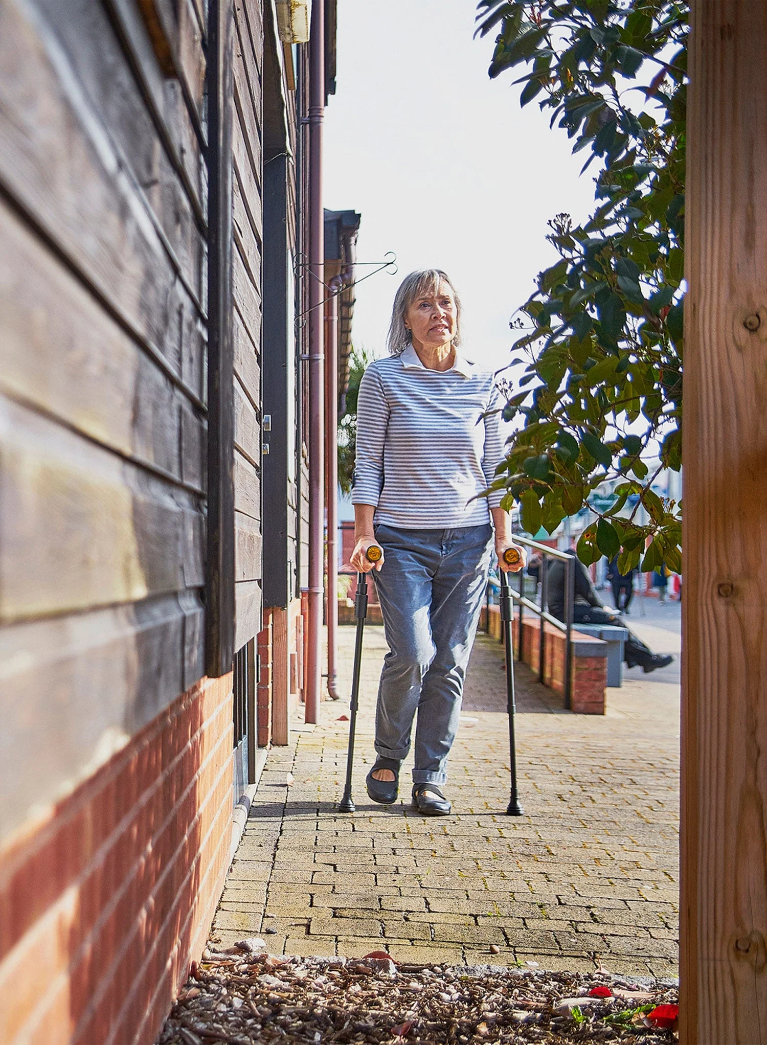 Vekta Folding Crutches (Pair) - Image 11