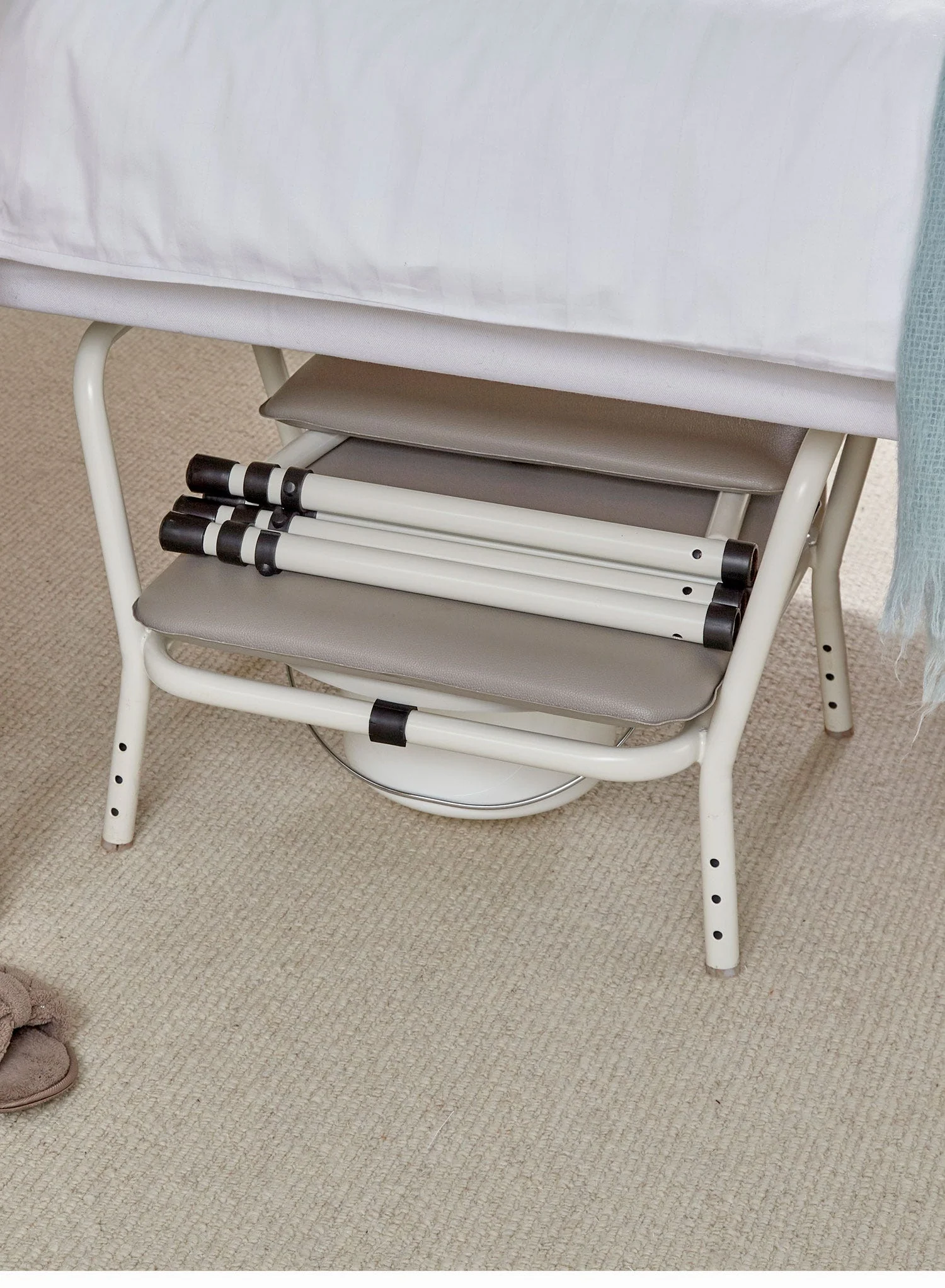 Wren Adjustable Commode - Image 10